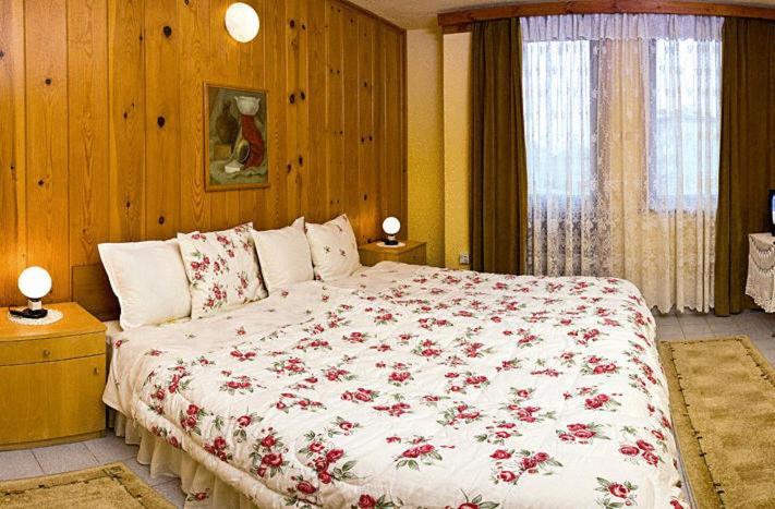 Hotel Vesta Kazanlŭk Quarto foto