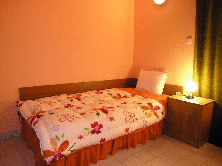 Hotel Vesta Kazanlŭk Quarto foto