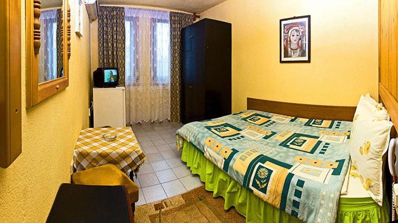 Hotel Vesta Kazanlŭk Quarto foto